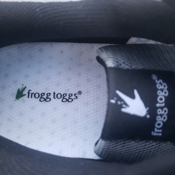 FroggToggs Grey Shortfin sneakers mens size 11 like new - Picture 5 of 8